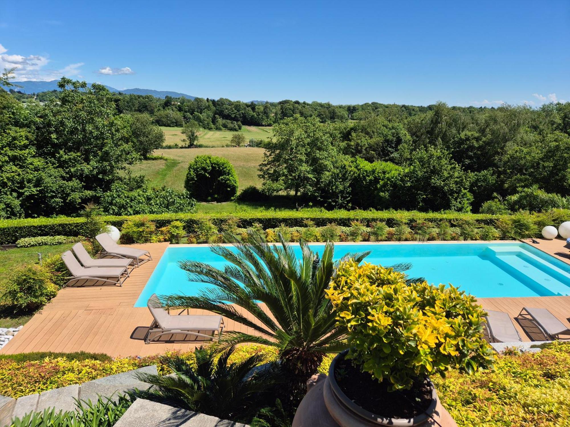 Casale Raffaello B&B Como Albese Con Cassano Экстерьер фото