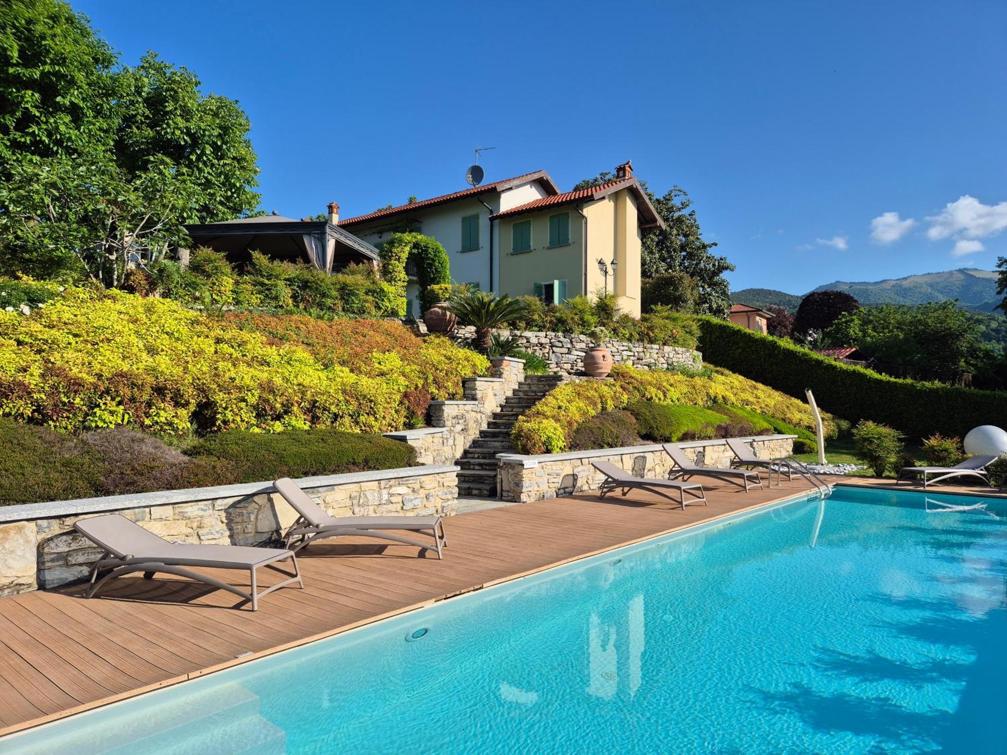 Casale Raffaello B&B Como Albese Con Cassano Экстерьер фото