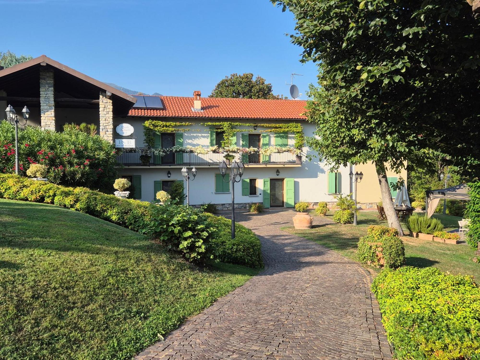 Casale Raffaello B&B Como Albese Con Cassano Экстерьер фото